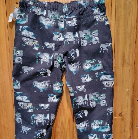 Disney Men's Black Graphic Pants - Picture 3 of 16